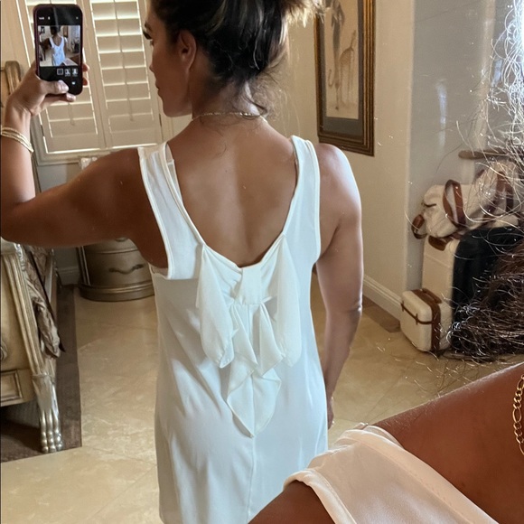 💕Elegant White Sleeveless Dress💕 - Picture 3 of 3